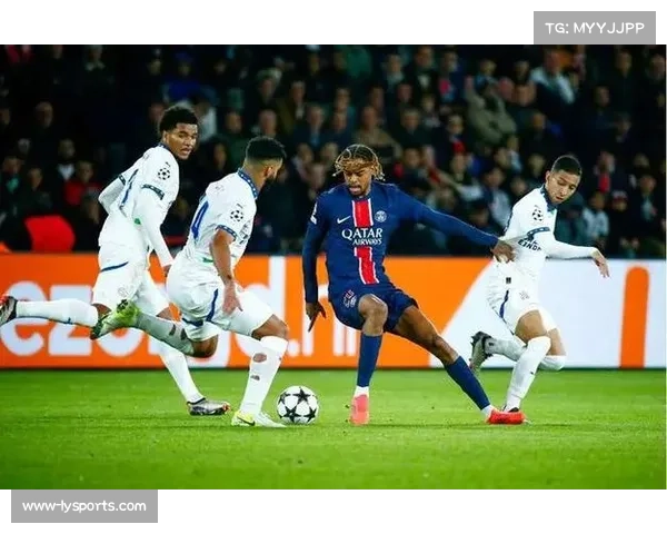 巴黎圣日耳曼防守组织 四后卫防线在受压时的应变能力